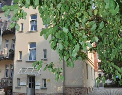 * FREI * gepflegte 2 Zimmerwohnung * EG - ruhig - hell - - Foto 1