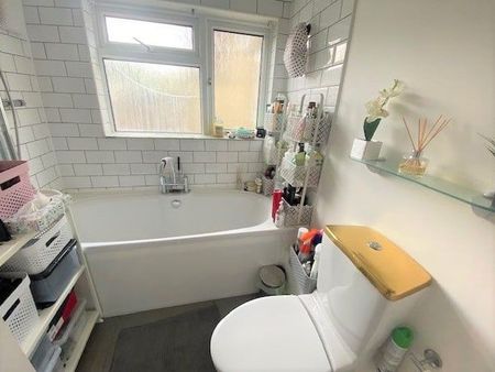 1 Bed Flat, St George, BS5 - Photo 2