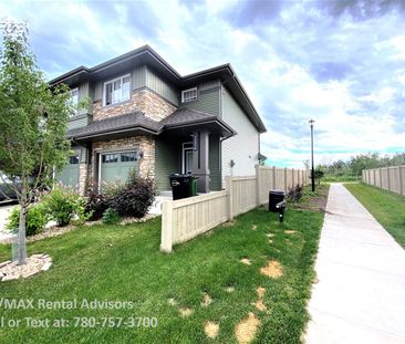 BEAUTIFUL 3 BED, 2.5 BATH, 2 STOREY DUPLEX, W/AN ATTACHED SNGL GARA... - Photo 2