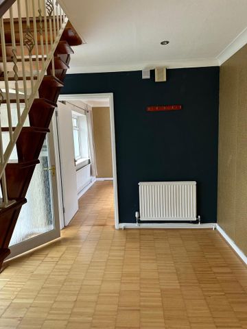 4 bedroom detached house to rent - Photo 2