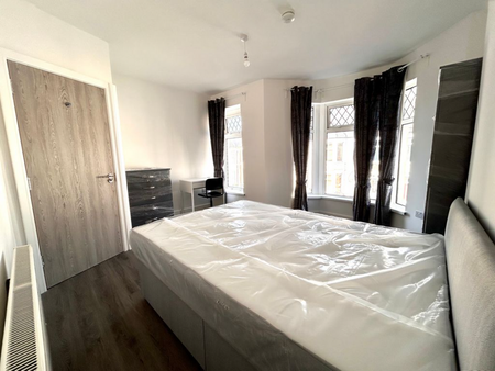 6 bedroom house to rent - Photo 4