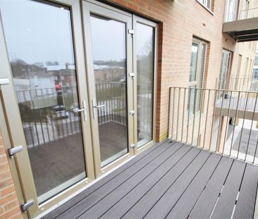 Frogmore Avenue, Watford - Photo 4