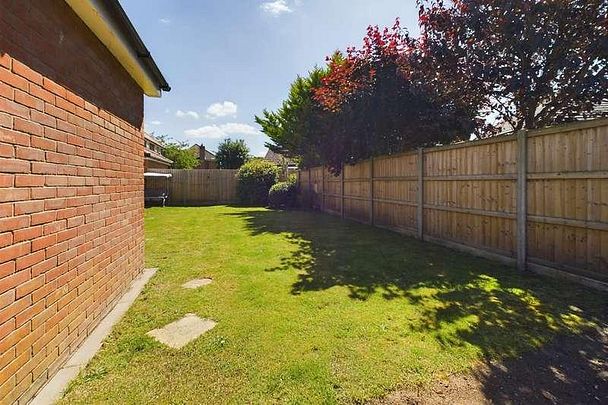 Plover Close, Thetford, IP24 - Photo 1