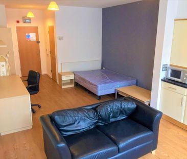 Studio to rent - Photo 2