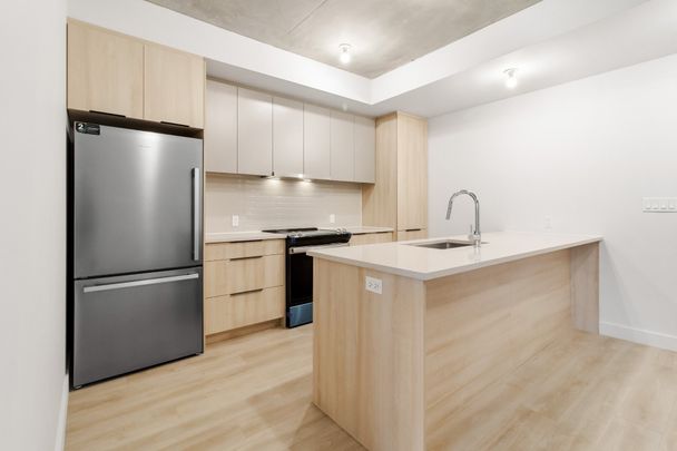 37 Boul. Brunswick, #308 - Photo 1