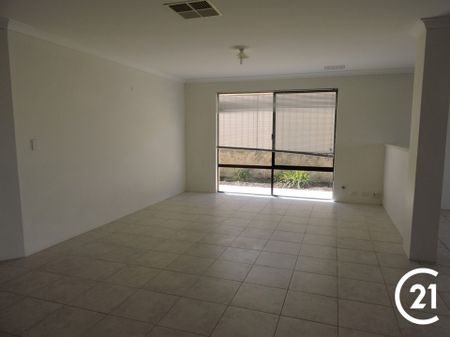 Spacious 4-Bedroom Family Home - Photo 2