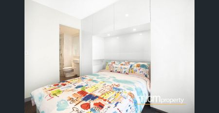 Two Bedroom Apartment with Everything at Doorstep! - Photo 4