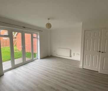 3 bedroom link detached house to rent - Photo 1