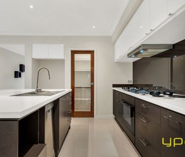 Modern Comfort with Stylish Living - Photo 2