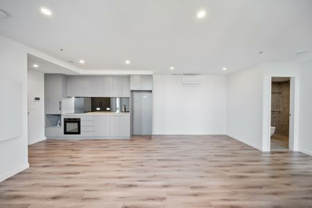 Charming Apartment in the Heart of Woden - Photo 2