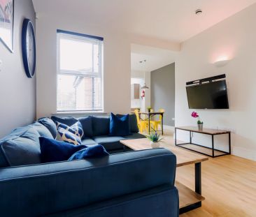 6 Bed 2 Bath - Photo 1