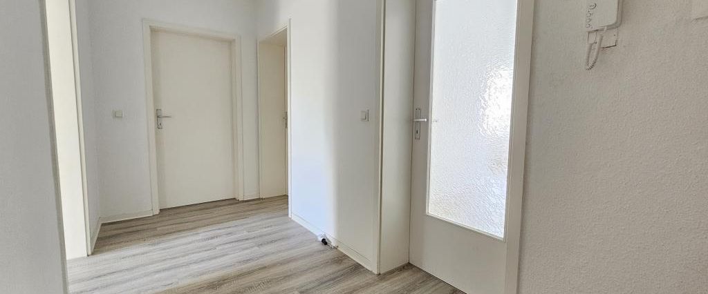 Tolle 3-Zimmer Wohnung komplett renoviert mit außergewöhnlichem Badezimmer und Balkon - Photo 1
