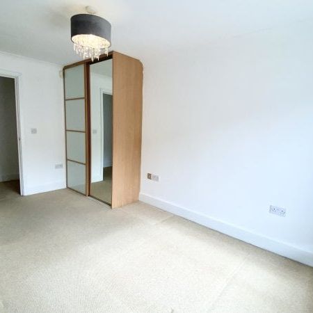 Times Square, Tunbridge Wells - Photo 1