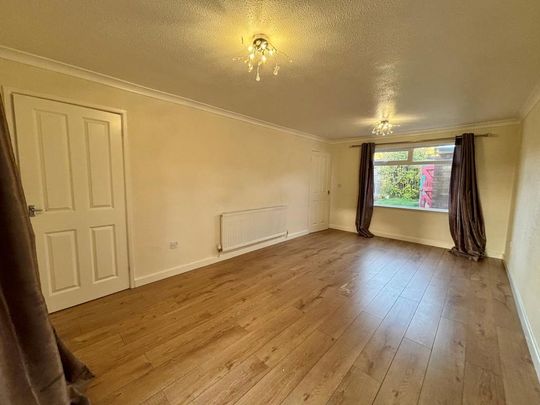 3 bedroom end of terrace house to rent - Photo 1