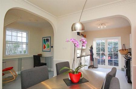 Church Road, Wimbledon Village, SW19, London - Photo 2