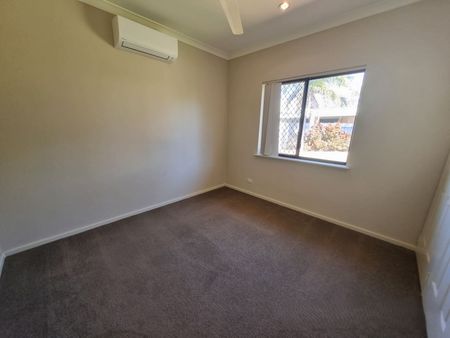 BAYNTON 4x3 WITH POOL - Photo 3