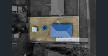 Modern Family Home - Photo 2