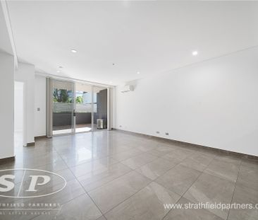 Luxury One Bedroom Apartment - Photo 6