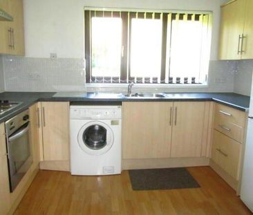 4 bedroom detached house to rent - Photo 4