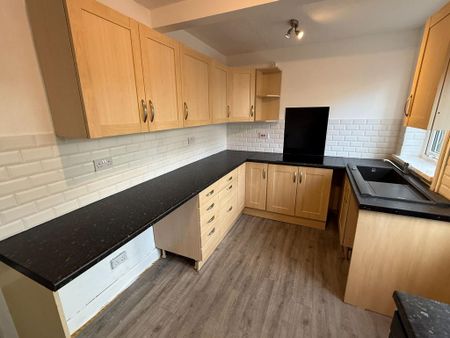 2 bedroom terraced house to rent - Photo 4