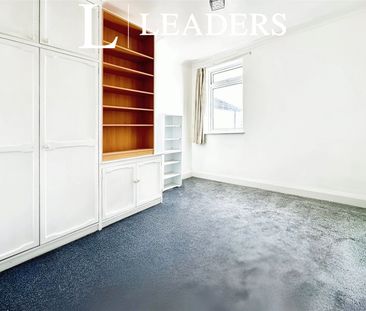 4 bedroom house to rent Bournemouth Park Road, Southend-on-Sea, Ess... - Photo 1