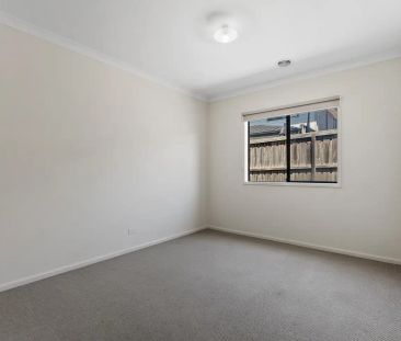 “Convenience Meets Comfort: Your Ideal Family Retreat!” - Photo 5