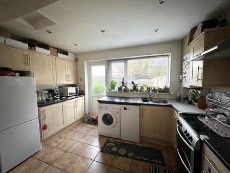 2 bedroom terraced house to rent - Photo 2