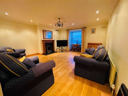 Sutton house Seatown place Dundalk Co. Louth, Dundalk, Louth - Photo 2
