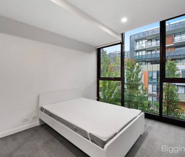 Semi-furnished masterpiece! - Photo 5