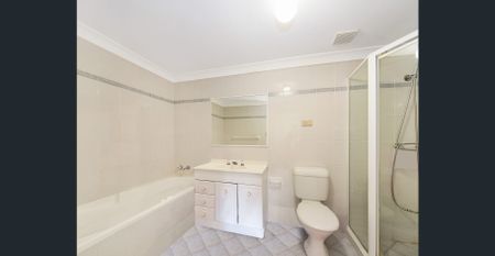 Two bedroom apartment in convenient location - Photo 5