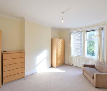 3 bedroom apartment to rent - Photo 6