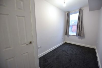 4 bedroom House in Highthorne View, Leeds - Photo 3