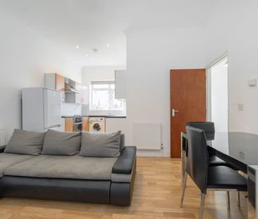 1 Bed Flat, Finchley Central, N3 - Photo 2