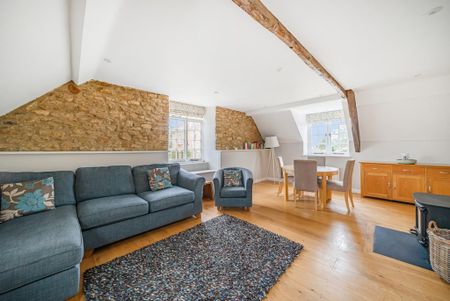 8 bedroom equestrian property to rent - Photo 5