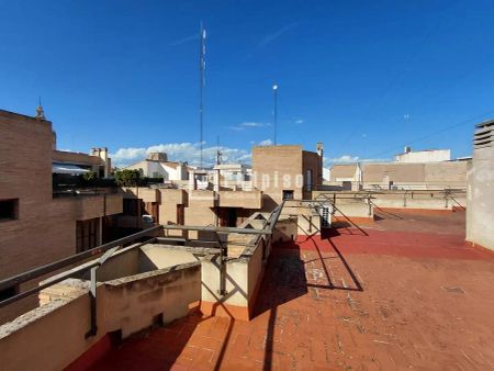 Valencia - Photo 2