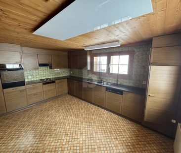 STYLISH WITH MOUNTAIN PANORAMA - Photo 2