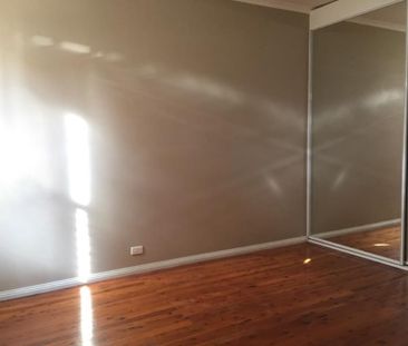 PET FRIENDLY TWO BEDROOM HOME!! - Photo 6