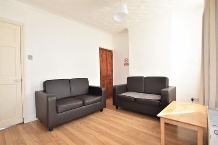 3 bedroom terraced house to rent - Photo 2