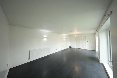 3 bedroom detached bungalow to rent - Photo 3