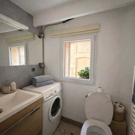 A LOUER - COUP DE COEUR - STUDIO MEZZANINE REFAIT A NEUF - COURS MIRABEAU - Photo 4