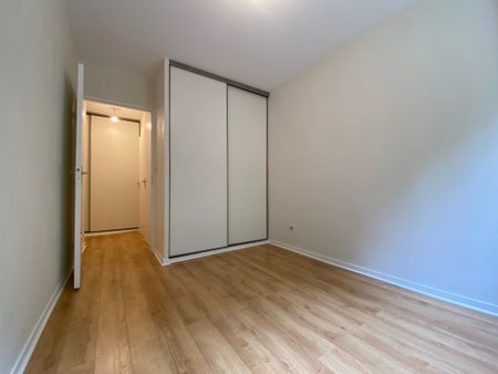 Location Appartement 2 pièces 45m² BESANCON 25000 - Photo 2