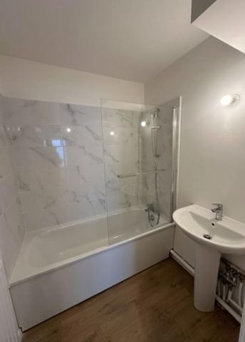 location Appartement T3 DE 61.5m² À CARRIERES SOUS POISSY - Photo 5