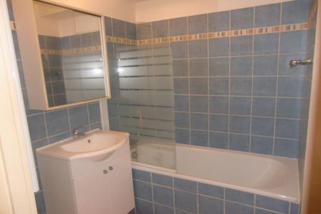 L'Isle/Sorgue dans résidence sécurisée, appartement T1 avec terrasse et parking., - Photo 5