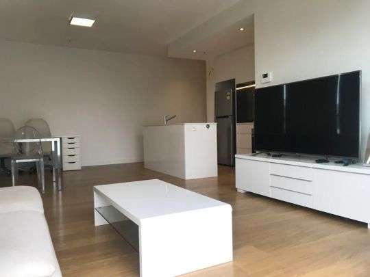 Modern Two-Bedroom Apartment in Zetland's Most Convenient Location | For Rent - Photo 1