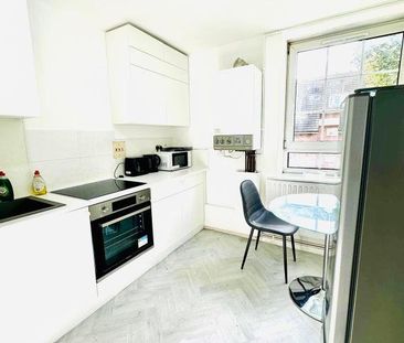 4 bedroom flat share to rent - Photo 2