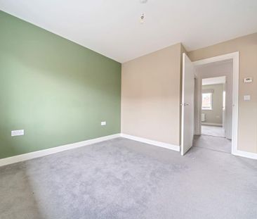 3 bedroom semi-detached house to rent - Photo 3