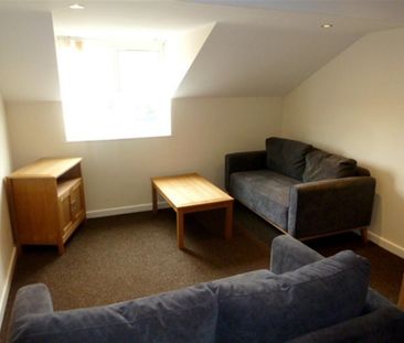 2 bedroom Flat To Let - Photo 2