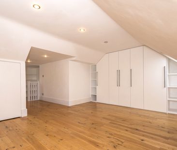 4 Bedroom House to Let in Seven Dials - Photo 3