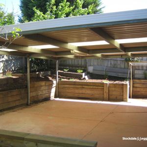 TWO BEDROOM UNIT IN CONVENIENT LOCATION - Photo 2