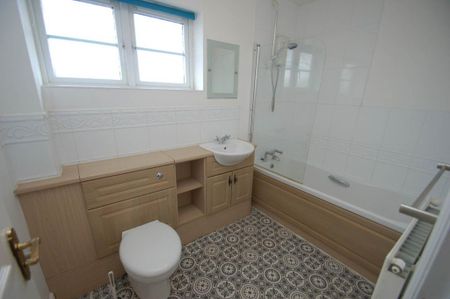 3 bedroom detached house to rent - Photo 2